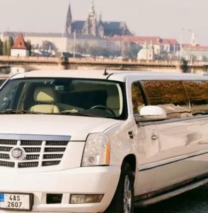 Prag Hummer Limousinen Flughafen Transfer