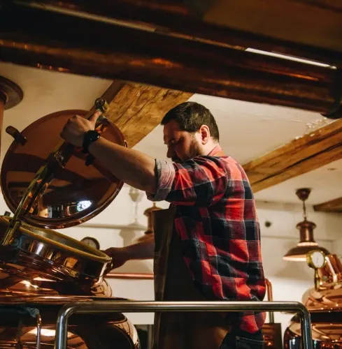 Warshau SAUFEN IN DER BRAUEREI Warshau SAUFEN IN DER BRAUEREI