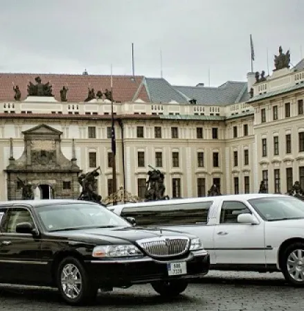 Prag Strip-Limo Flughafen-Transfer Prag Strip-Limo Flughafen-Transfer