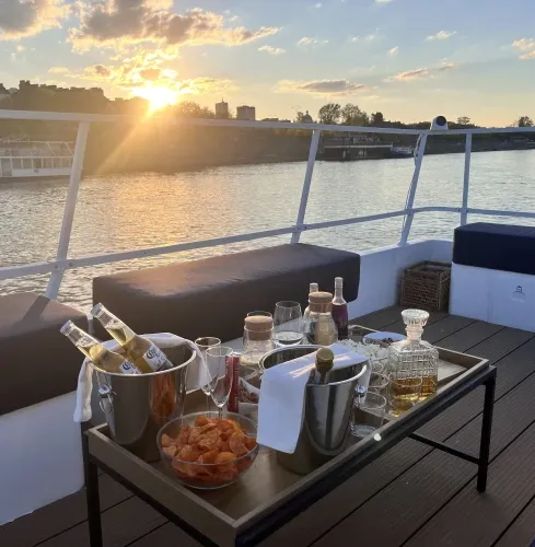 Warshau STRIPPE KREUZFAHRT DEINEN ALKOHOL
