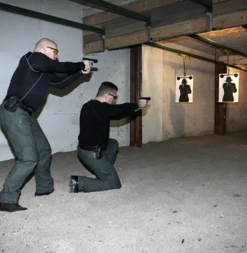 Budapest SCHIESSSTAND — RAMBO-PAKET Budapest SCHIESSSTAND — RAMBO-PAKET