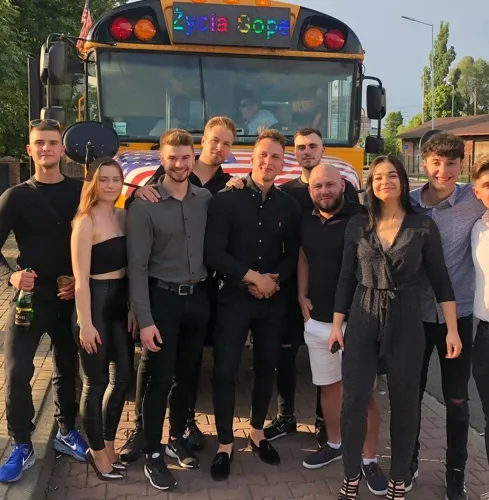Warshau Strip-Schul-Partybus