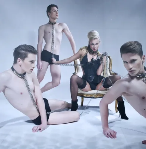 Warshau DOMINATRIX STREICH