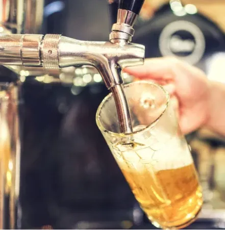 Danzig BIERPROBE IN EINER KLEINEN BRAUEREI