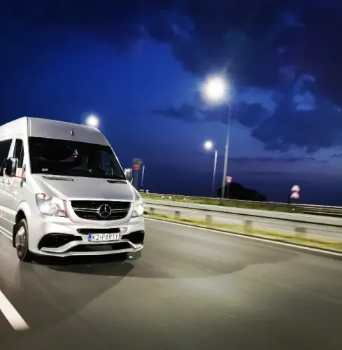 Krakau STRIP MINIBUS FLUGHAFENTRANSFER/STADFAHRT